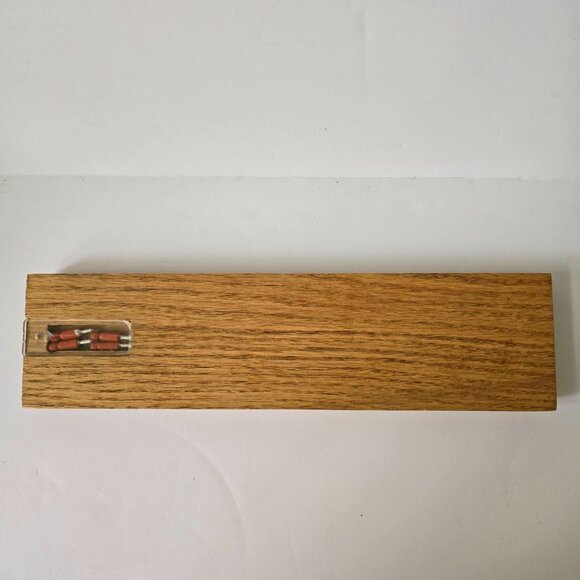 Handmade Oak Wooden Cribbage Board Game With 4 Red Pegs - Picture 8 of 16